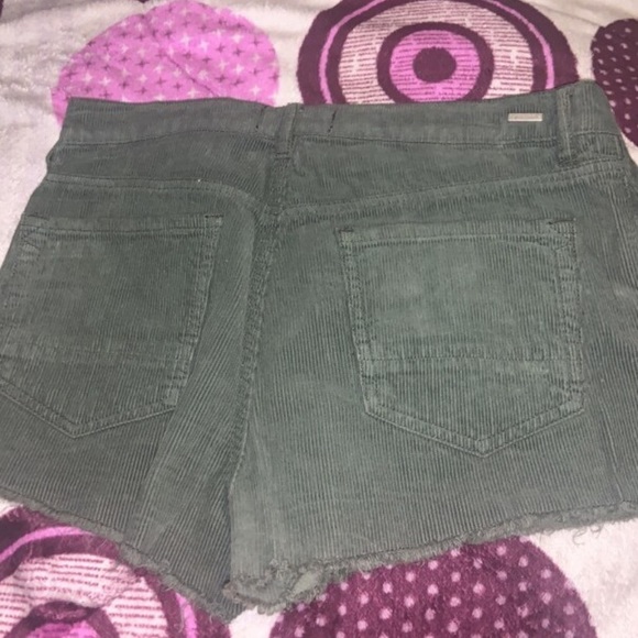 Kendall + Kylie Hugh waisted shorts - Picture 5 of 7